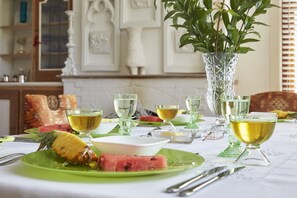 Daily full breakfast (ZAR 250 per person) - Bella Ev Guest House (Cape Town)