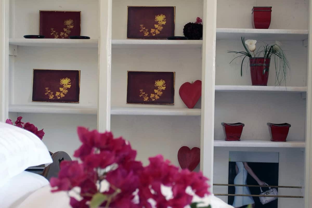 1 Schlafzimmer, hochwertige Bettwaren, individuell dekoriert