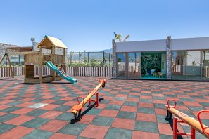 Children’s play area – outdoor