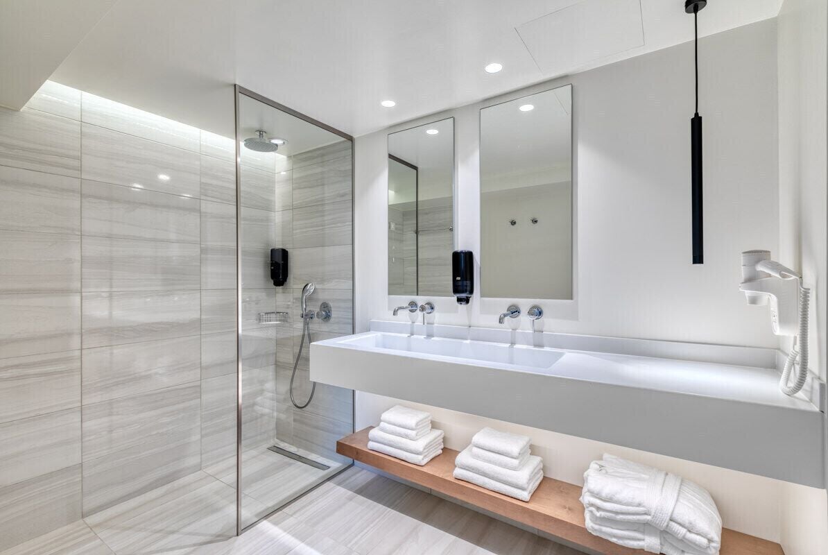 junior suite, private pool (double) | bathroom | shower, free toiletries, hair dryer, bathrobes