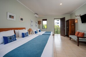 Family Room | Minibar, in-room safe, desk, iron/ironing board - Pondok Sari (Kuta)