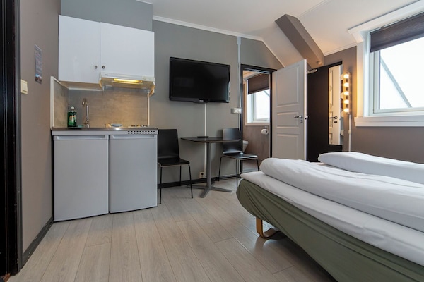 Twin Room | Soundproofing, WiFi (free), bed sheets