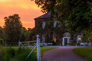 Front of property - Ballymaloe House Hotel (Cloyne)
