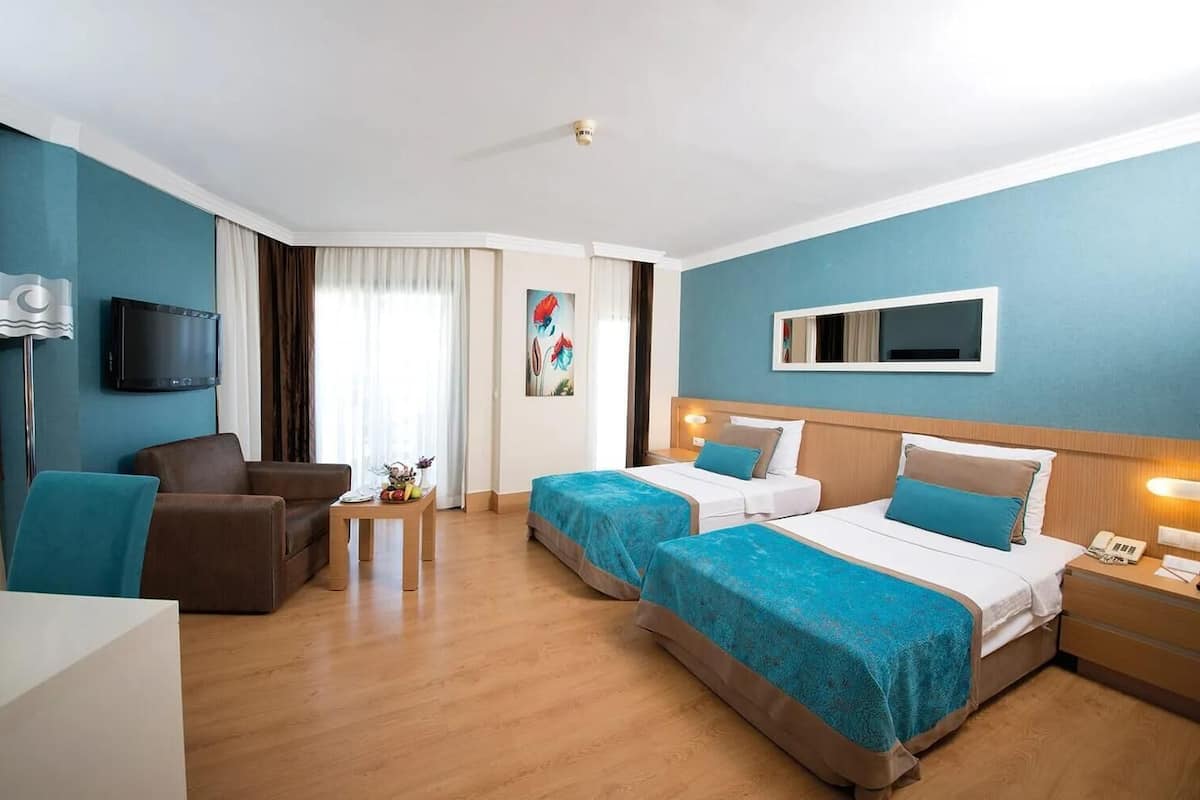 5 bedrooms, free minibar, in-room safe, individually decorated