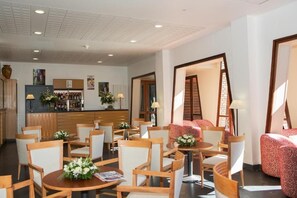 Der serveres morgenmad og aftensmad