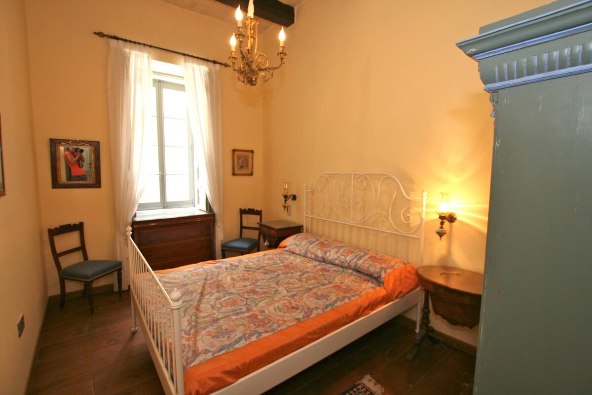 In-room safe, blackout curtains, iron/ironing board (on request)