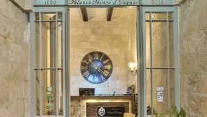 Interior entrance - Palazzo Prince D'orange (VALLETTA)