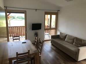 Standard Apartment, Kitchen | Living area - Gasthof - Pension Waldhof (Villach)