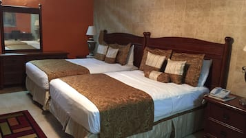 Suite | Living area | Flat-screen TV