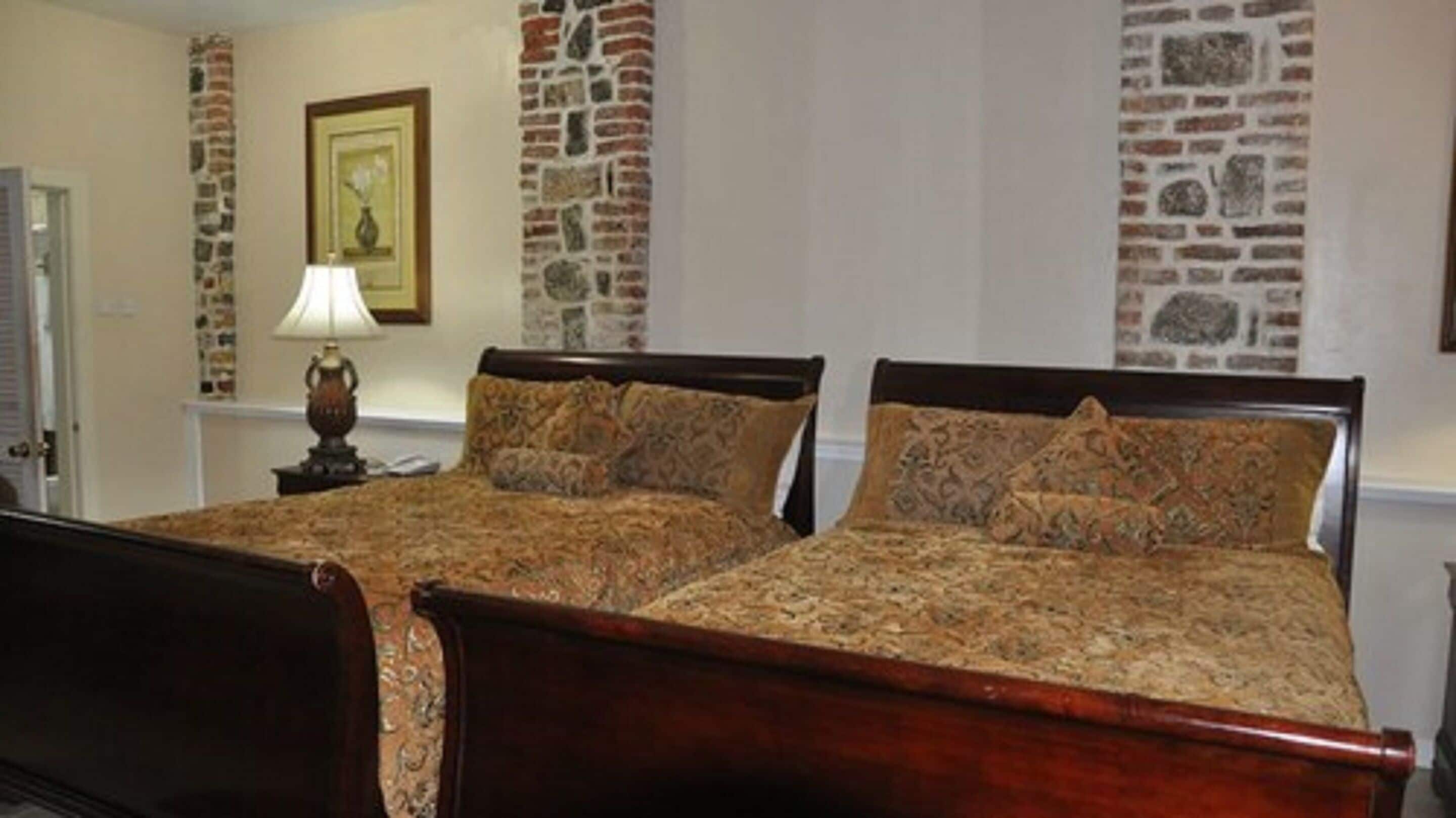 standard room, 2 double beds | iron/ironing board, free wifi, bed sheets