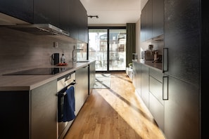 Superior Apartment, 2 Bedrooms | Private kitchen
