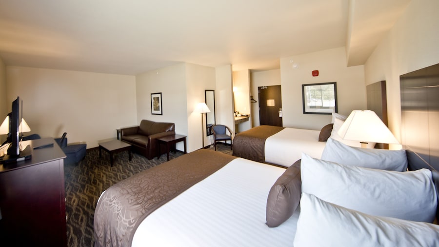 Cobblestone Inn & Suites - Denison - Oak Ridge