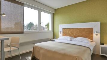 Minibar, coffres-forts dans les chambres, bureau, chambres insonorisées