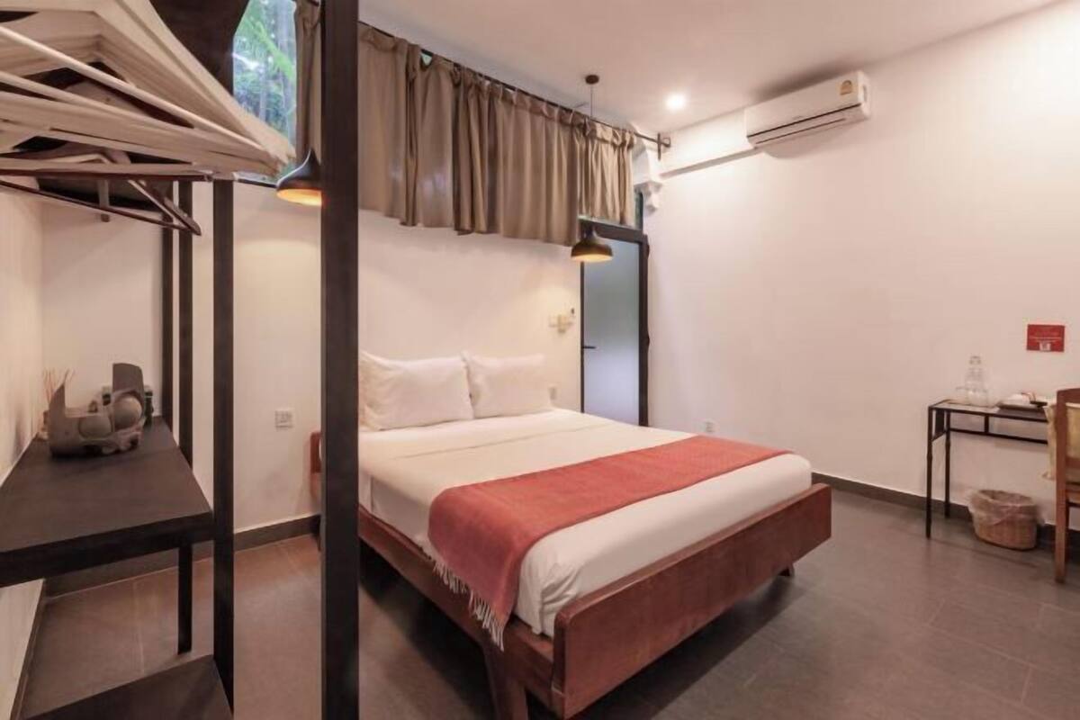 1 bedroom, in-room safe, individually decorated, individually furnished