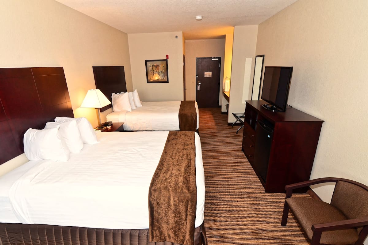 studio, 2 queen beds, non smoking | premium bedding, down duvets, pillow-top beds, in-room safe