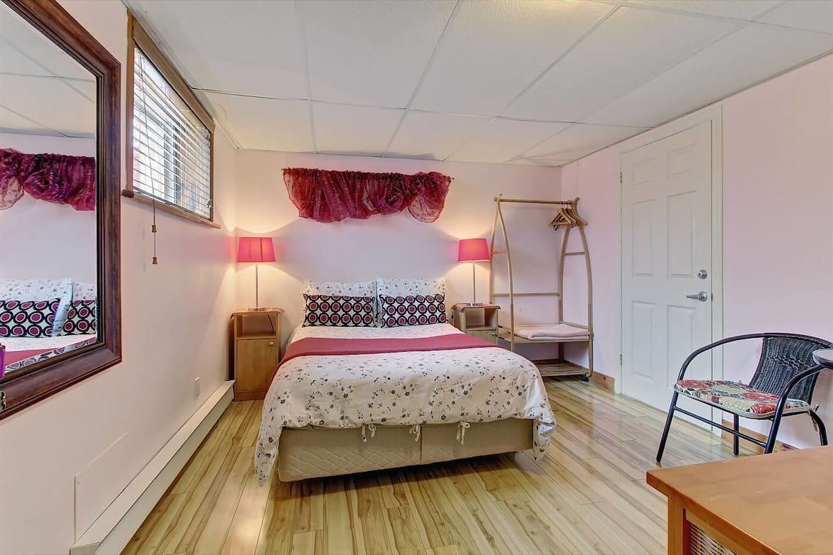 Standard Room, 1 Double Bed, Private Bathroom, Basement (Cerise) | Individually furnished, free WiFi, bed sheets