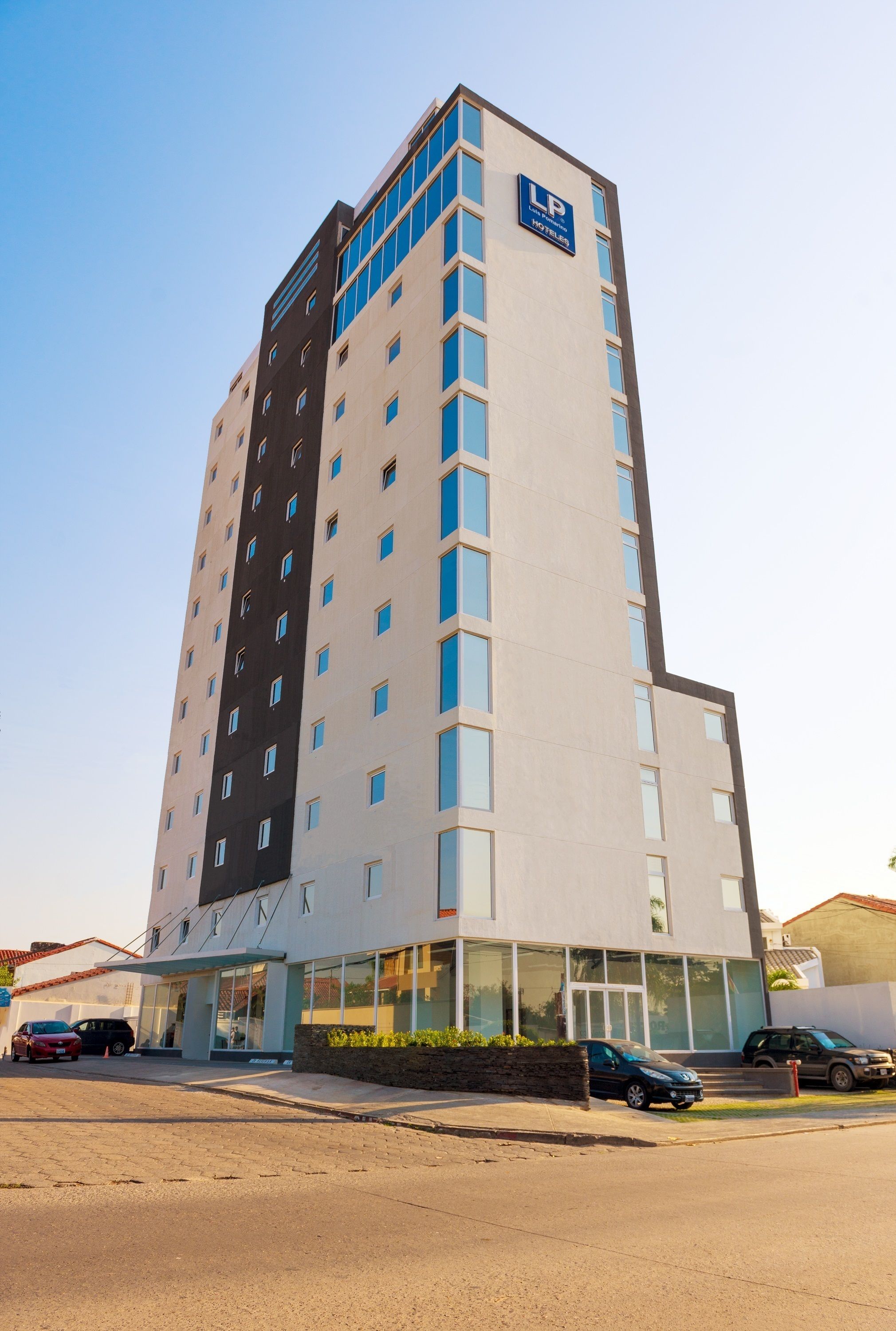 숙박 시설 정면