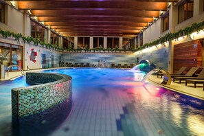Indoor pool, pool loungers - Wellness Hotel Diplomat (Rajecke Teplice)