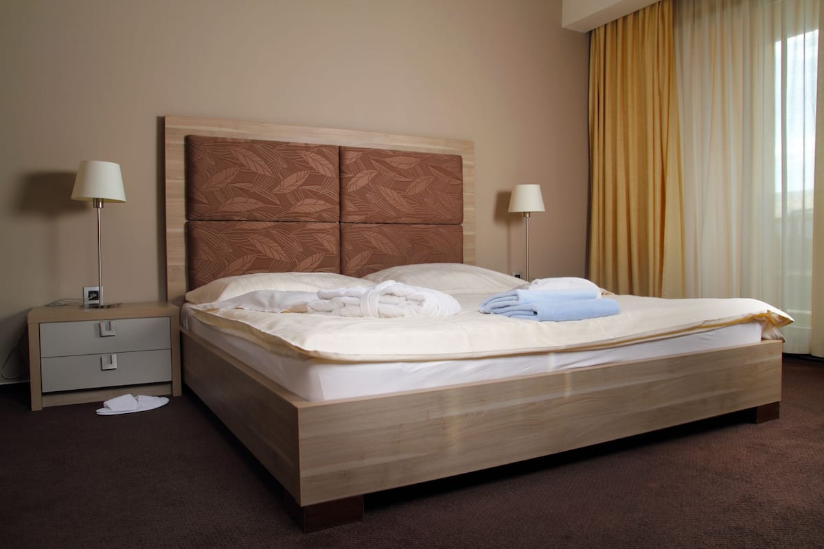 Comfort Suite, 1 Bedroom, Balcony | Minibar, in-room safe, desk, cribs (free)