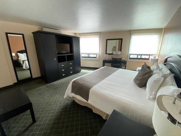 In-room safe, desk, iron/ironing board, free WiFi - Hotel Misión Express Pachuca (Pachuca)