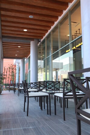 Free daily buffet breakfast - Hampton Inn & Suites by Hilton Aguascalientes Airport (Aguascalientes)