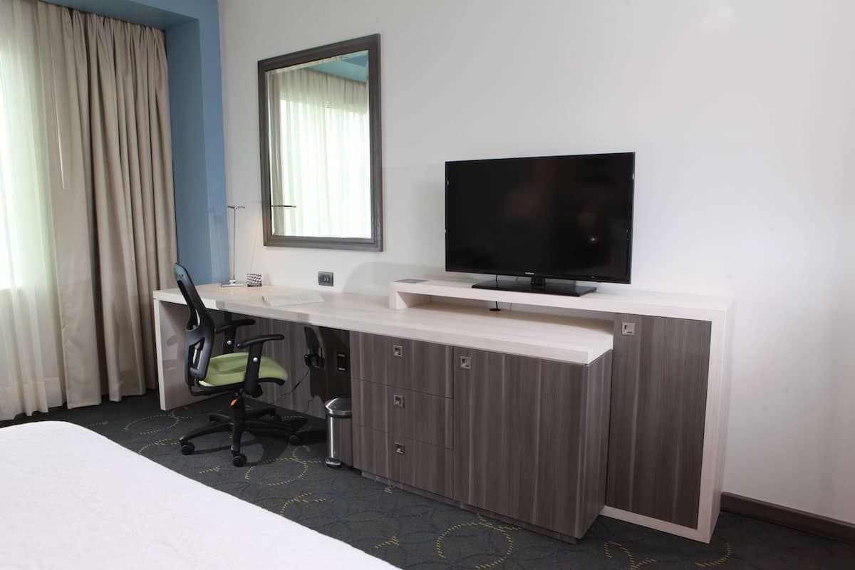 1 bedroom, in-room safe, blackout drapes, free cribs/infant beds
