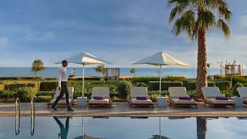 2 piscinas al aire libre, sombrillas, tumbonas