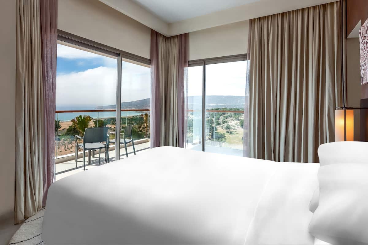 Suite, 1 King Bed with Sofa bed (Specialty) | Minibar, in-room safe, desk, iron/ironing board