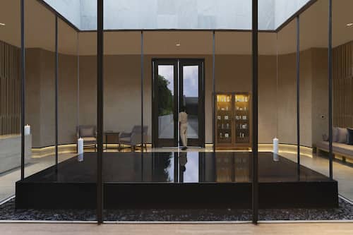 Couples treatment room(s), sauna, steam room, body treatments
