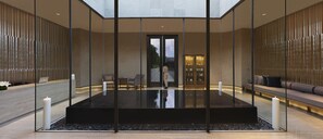 Couples treatment rooms, sauna, steam room, body treatments