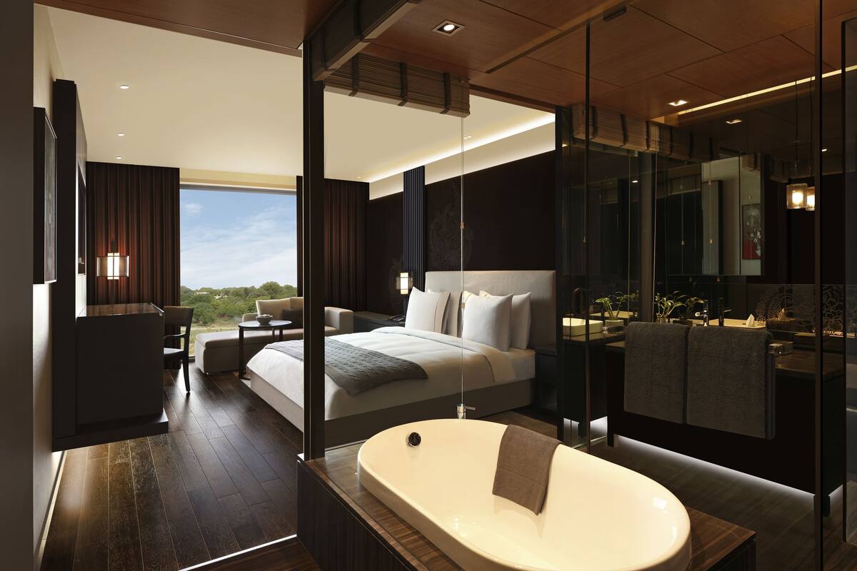 1 bedroom, premium bedding, minibar, in-room safe