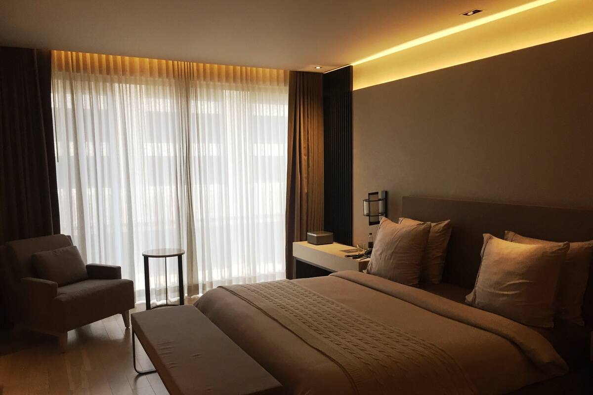 Corporate Suite, Hi-Tea & Club Lounge Access, 15% Dis Laundry, 20% Dis Spa, Floor Butler on Request | 1 bedroom, premium bedding, minibar, in-room safe