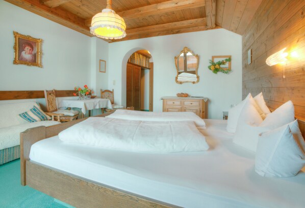 Premium Room, 1 Double Bed with Sofa bed, Balcony, Lake View