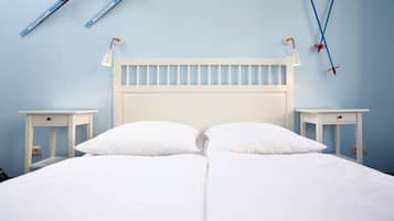 Standardzimmer, 1 Doppelbett | Bügeleisen/Bügelbrett, Zustellbetten, kostenloses WLAN