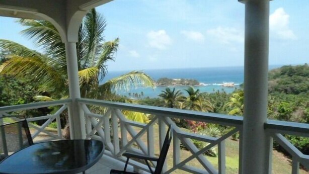 Deluxe Studio | Terrace/patio - Bay View Lodges (Calibishie)