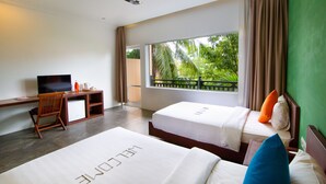 Deluxe Twin Room with Balcony - Free Airport pick up | 1 bedroom, hypo-allergenic bedding, minibar, in-room safe - eOcambo Village (Siem Reap)