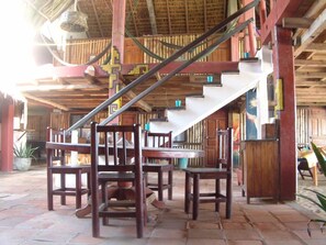 Breakfast, lunch, dinner served; international cuisine - Hostal Lyoban (San Pedro Pochutla)