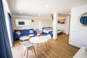 In-room safe, desk, free WiFi, bed sheets