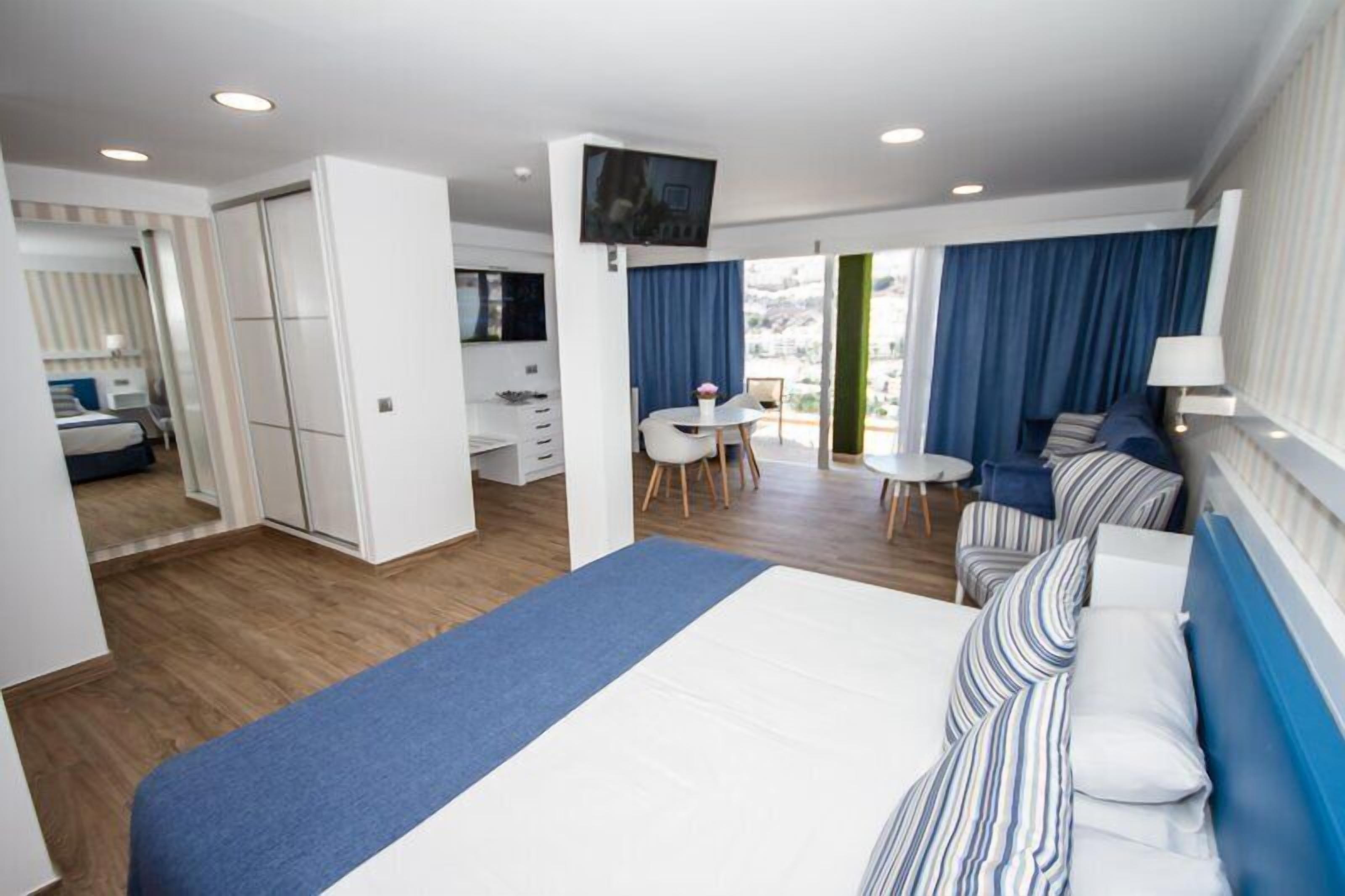 In-room safe, desk, free WiFi, bed sheets