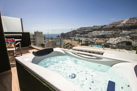 Bañera de hidromasaje privada. IG Nachosol Atlantic & Yaizasol by Servatur - Adults Only