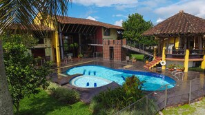 Outdoor pool - Finca Hotel La Quinta Porra (Armenia)