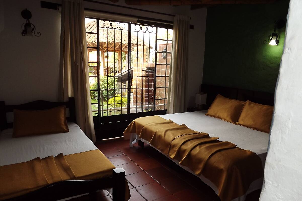 standard triple room | bed sheets