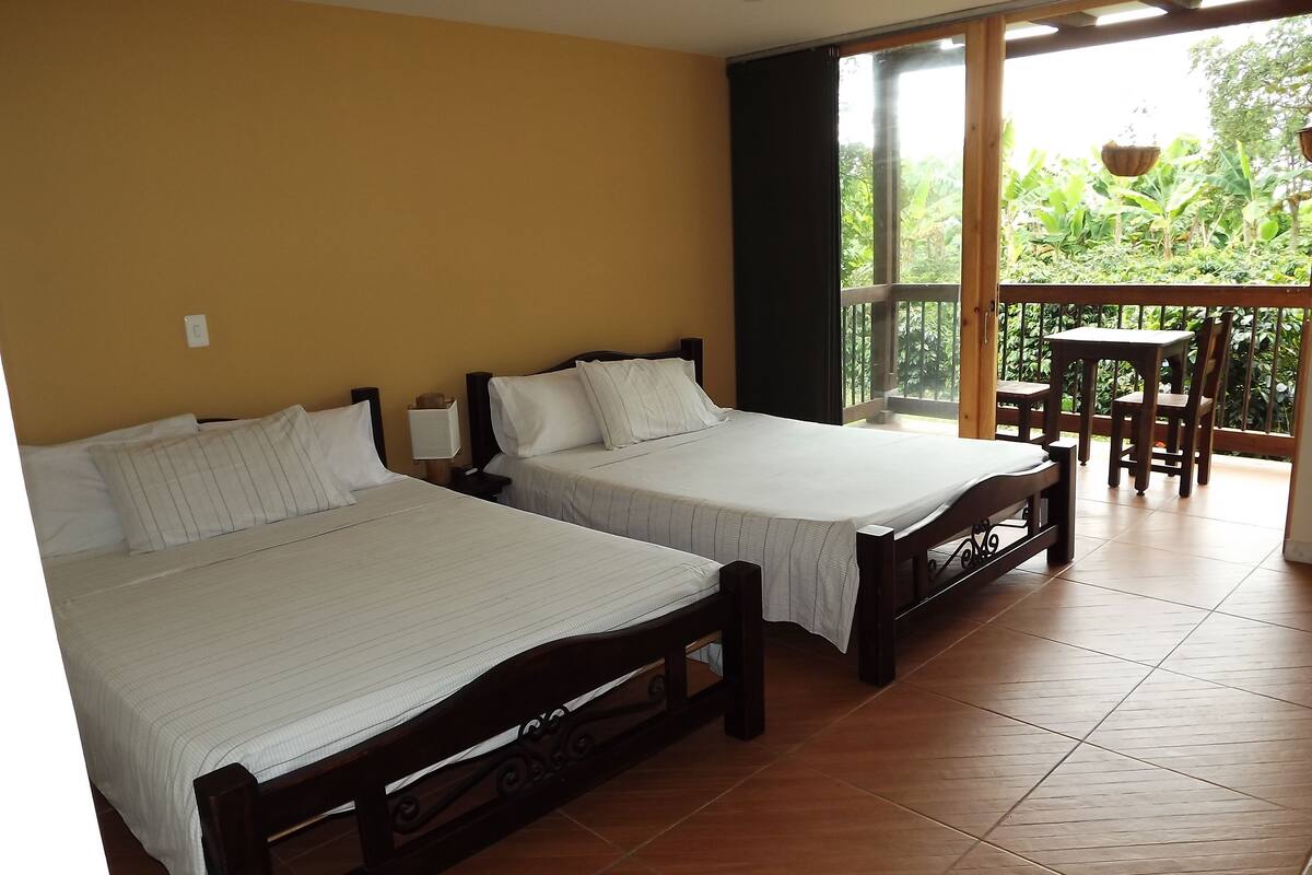 standard quadruple room | bed sheets