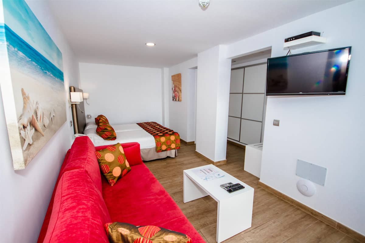 1 bedroom, individually furnished, free WiFi, bed sheets