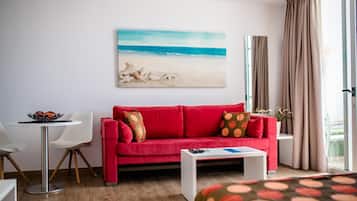 Individually furnished, free WiFi, bed sheets