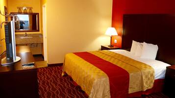 Standard Room, 1 King Bed, Non Smoking | Desk, free WiFi, bed sheets