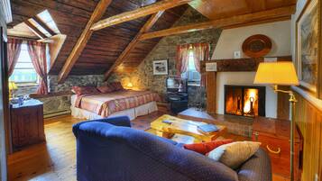 Standard Room, 1 King Bed with Sofa bed, Fireplace | Iron/ironing board, free WiFi, bed sheets