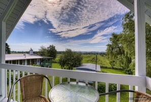 Chambre Standard, 1 grand lit et 1 canapé-lit, bain à remous | Balcon