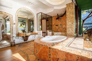 Rainfall showerhead, hair dryer, bathrobes, towels - Villa Lala Boutique Hotel Adults Only (Puerto Vallarta)