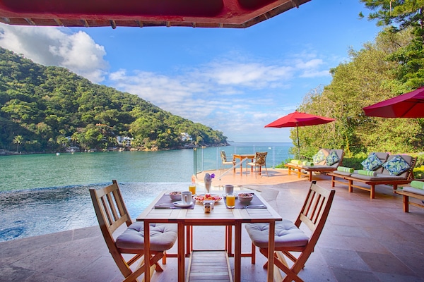 Café da manhã feito na hora grátis todos os dias